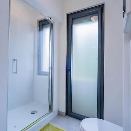 In - 1 Proche Airbus à St Martin Du Touch